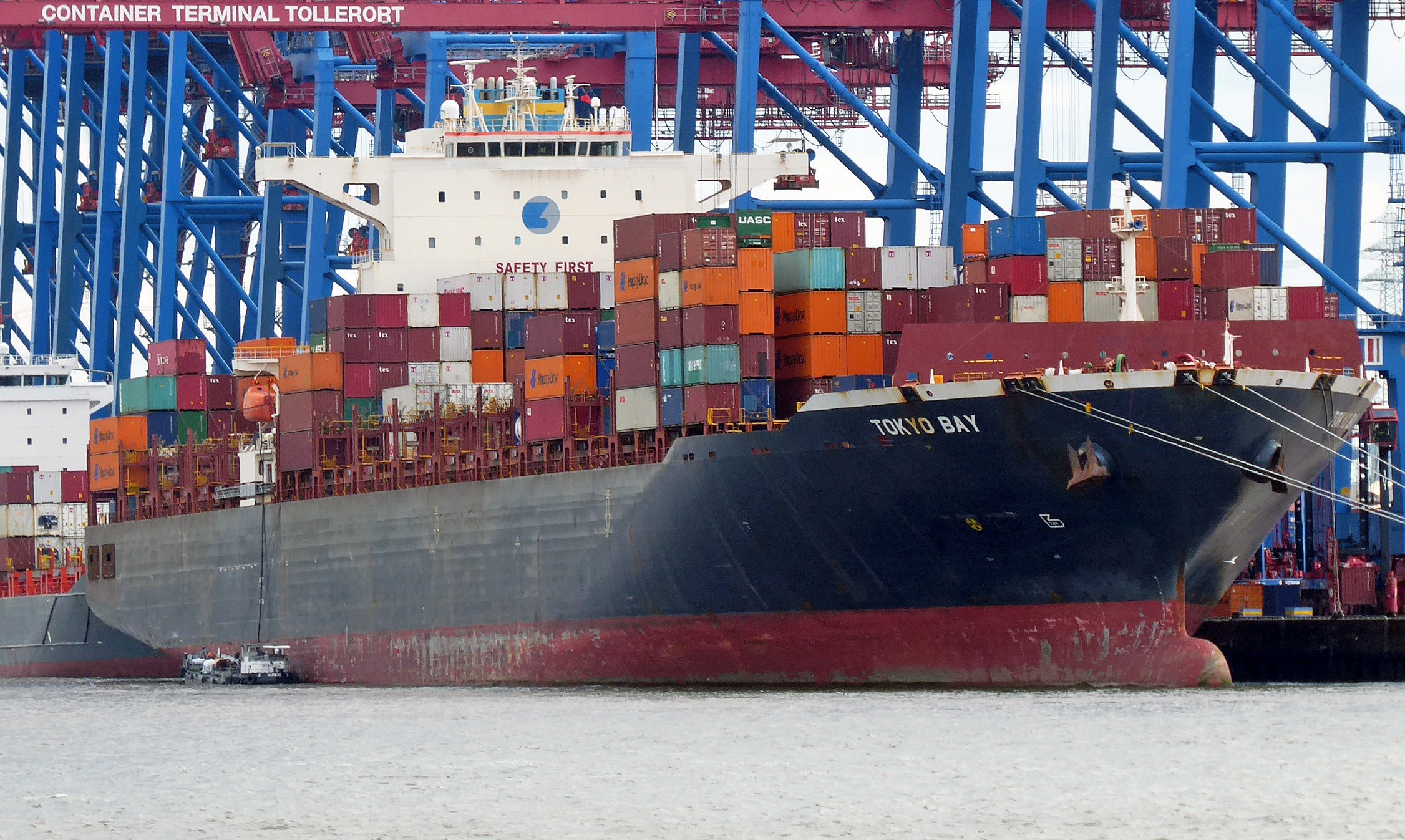 Felixstowe Departure: CMA CGM TOKYO       