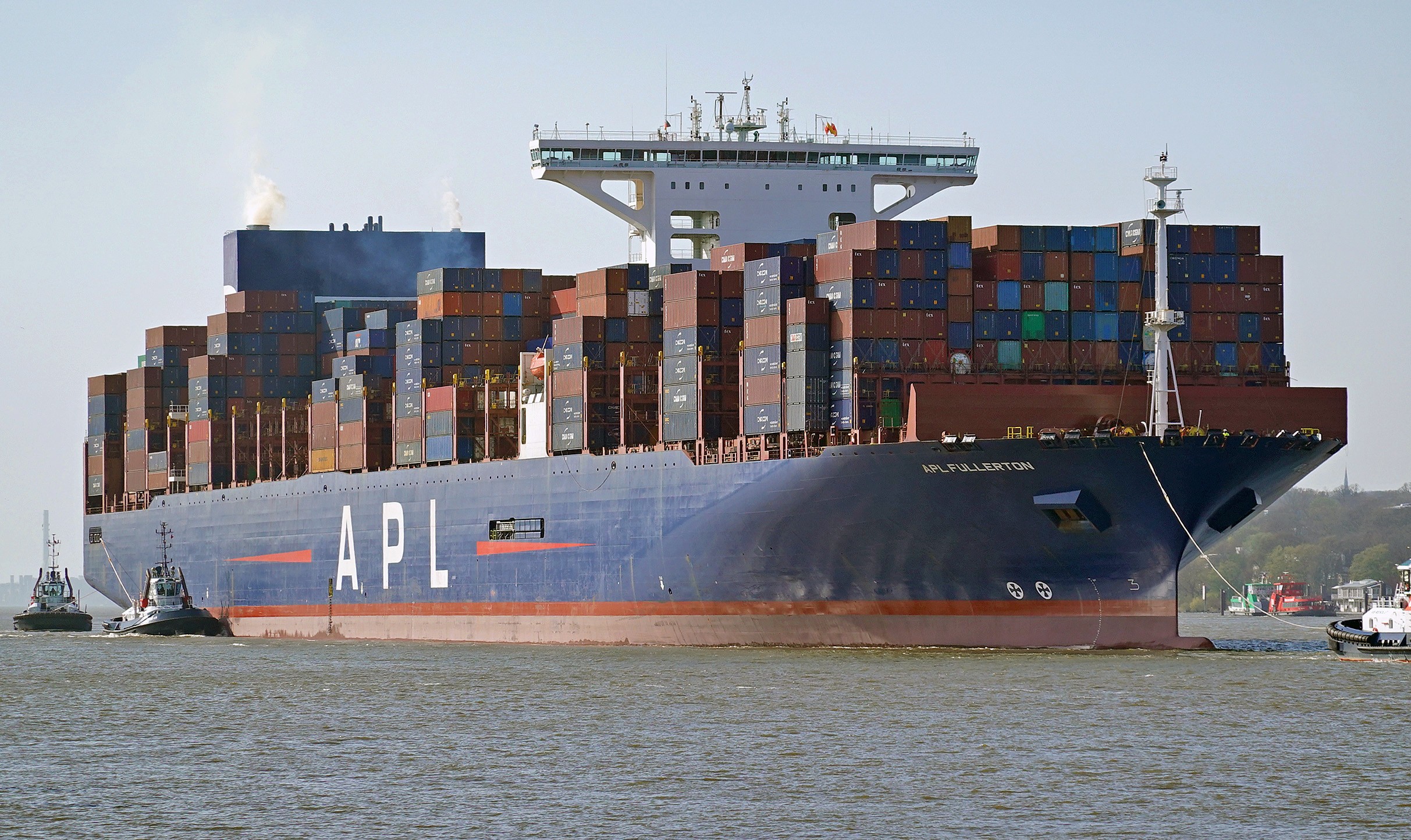 Transit: APL FULLERTON entering English South Coast at The Dover Strait