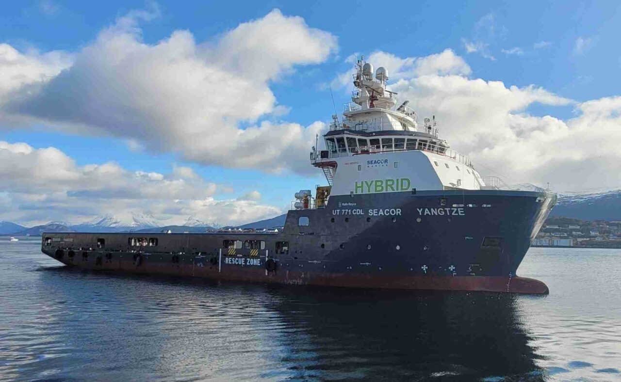 Aberdeen Departure: SEACOR YANGTZE      