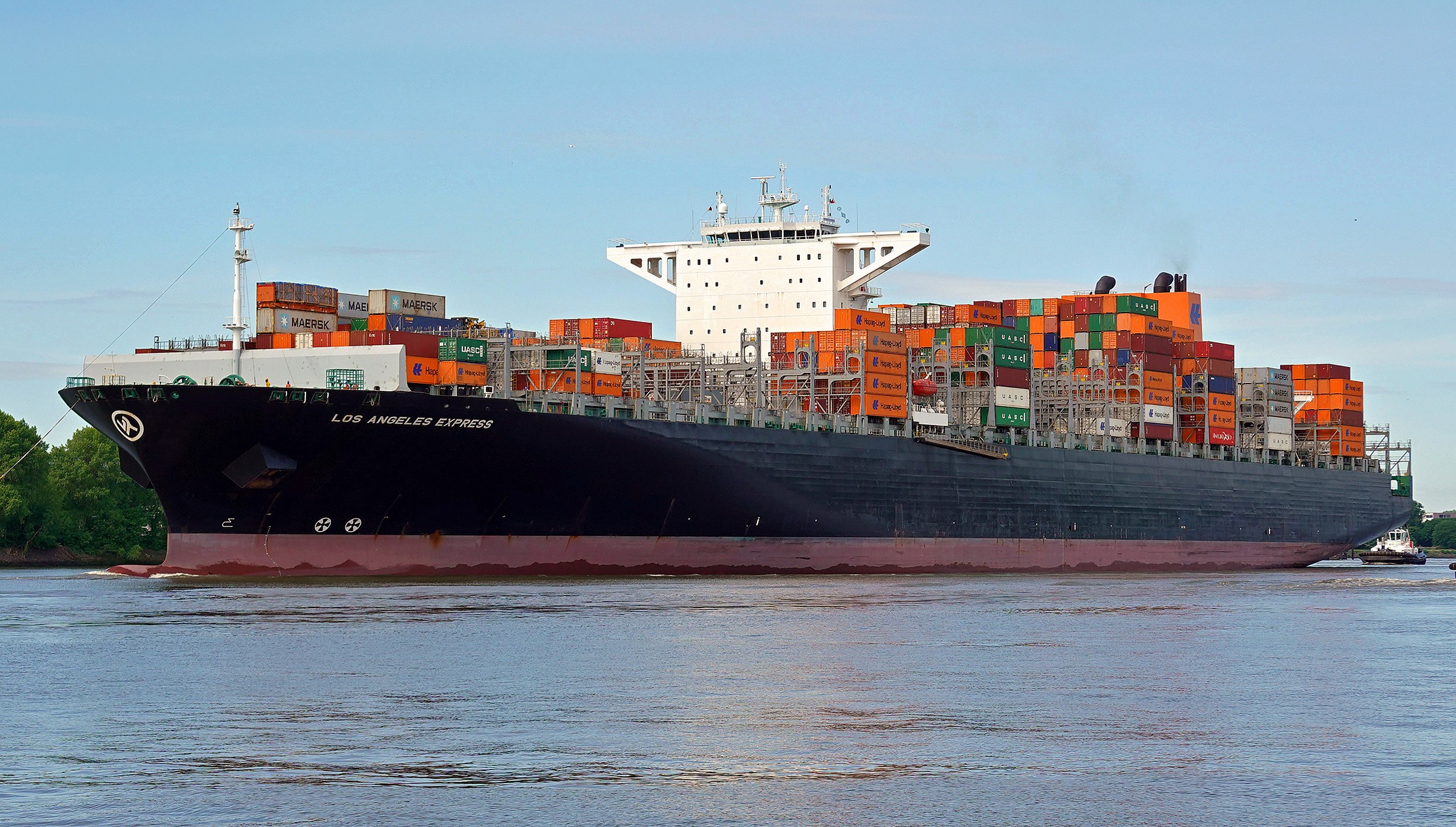Transit: LOS ANGELES EXPRESS  entering English South Coast at The Dover Strait