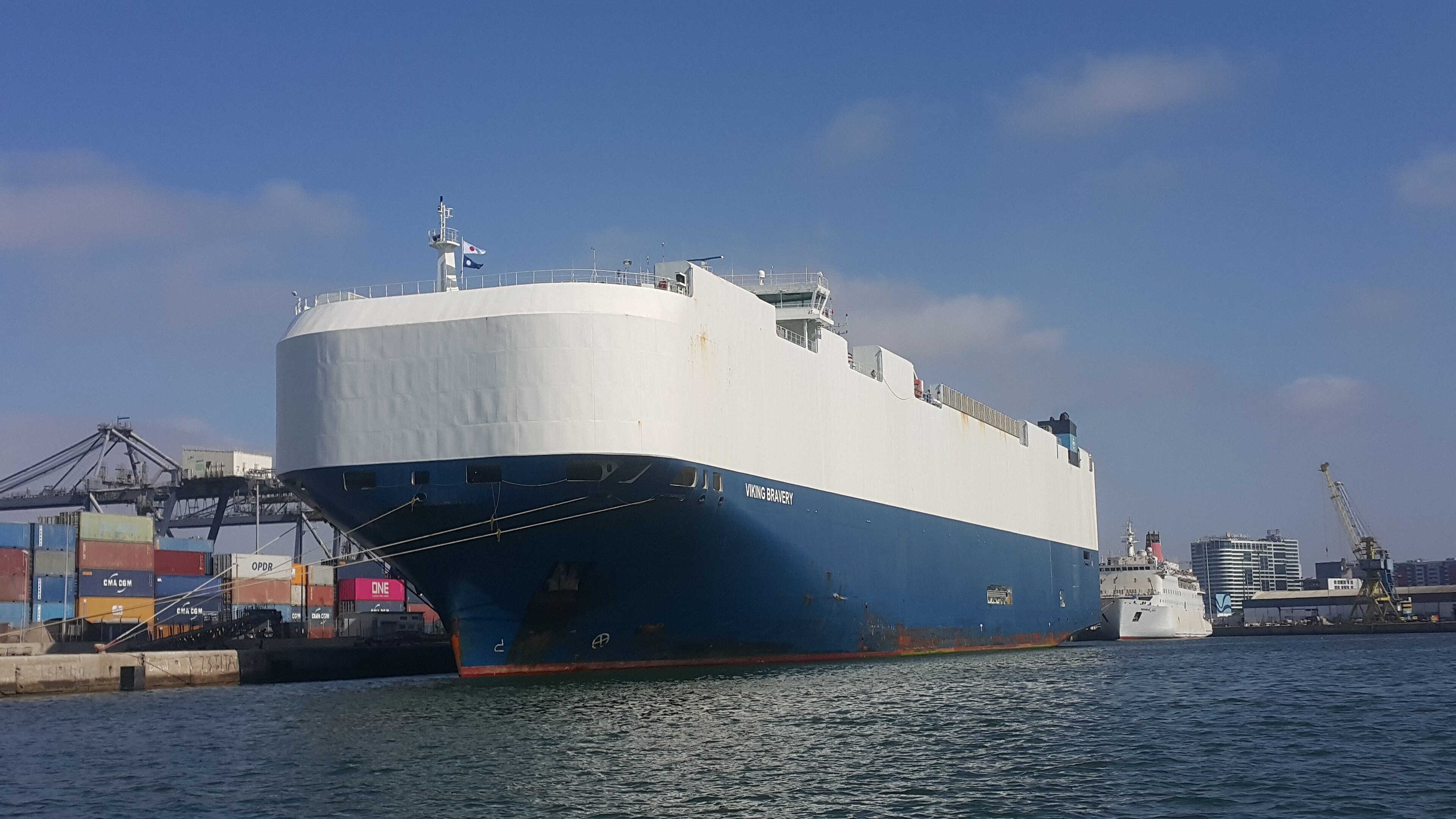 Transit: VIKING BRAVERY       entering English South Coast at The Dover Strait