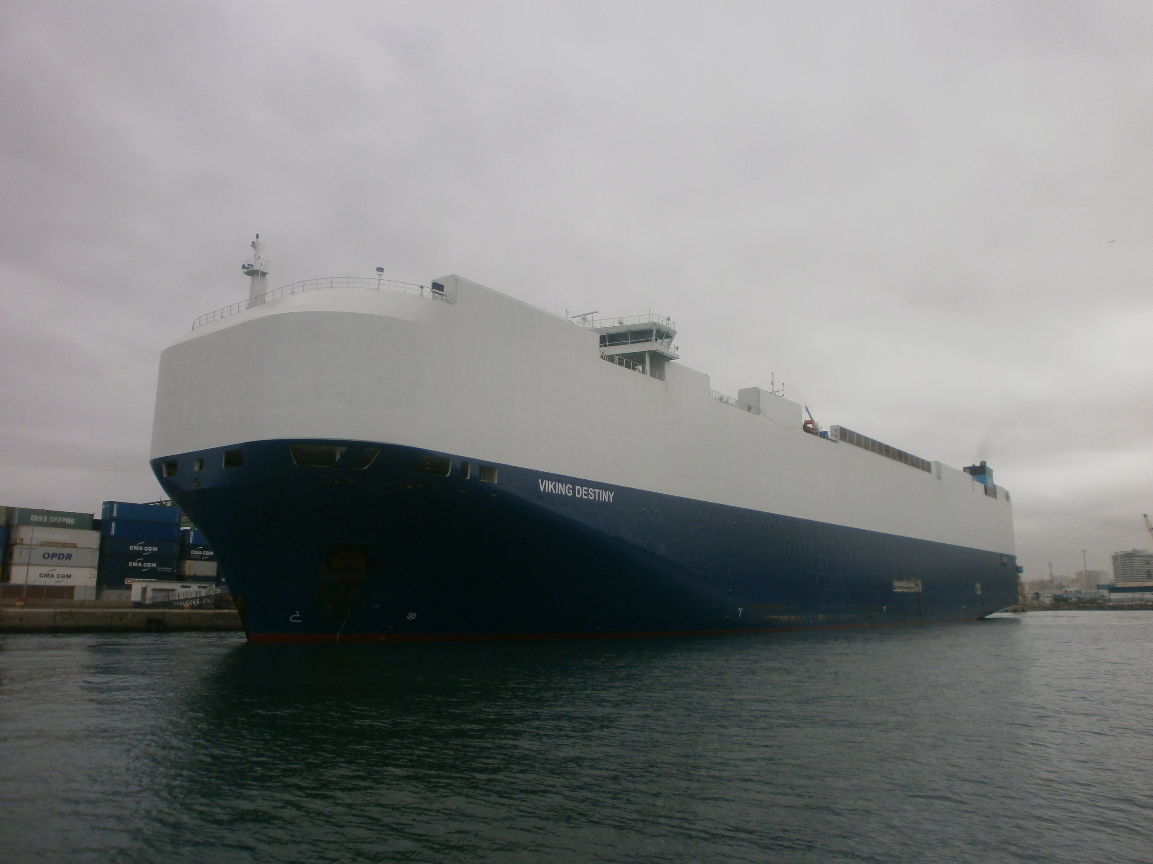 Thames Departure: VIKING DESTINY      