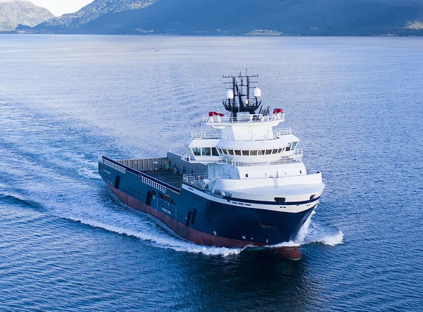 ACE DISCOVERER       transiting Dornoch Firth Coast on the Scottish East Coast  