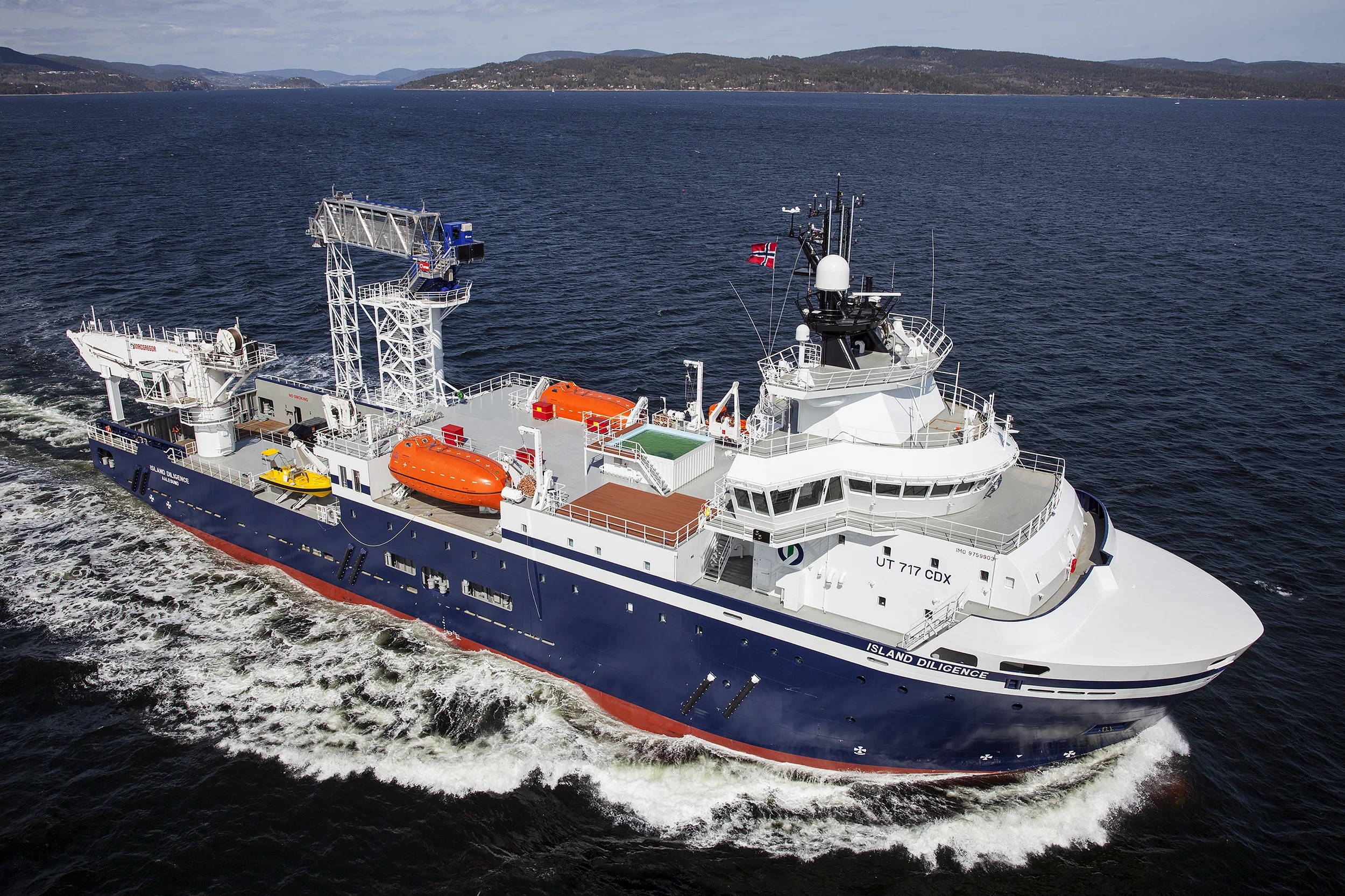  Scottish East Coast - ISLAND DILIGENCE transiting Tayside Coast
