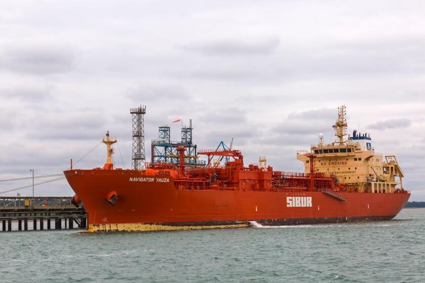 Transit: NAVIGATOR YAUZA entering English South Coast at The Dover Strait