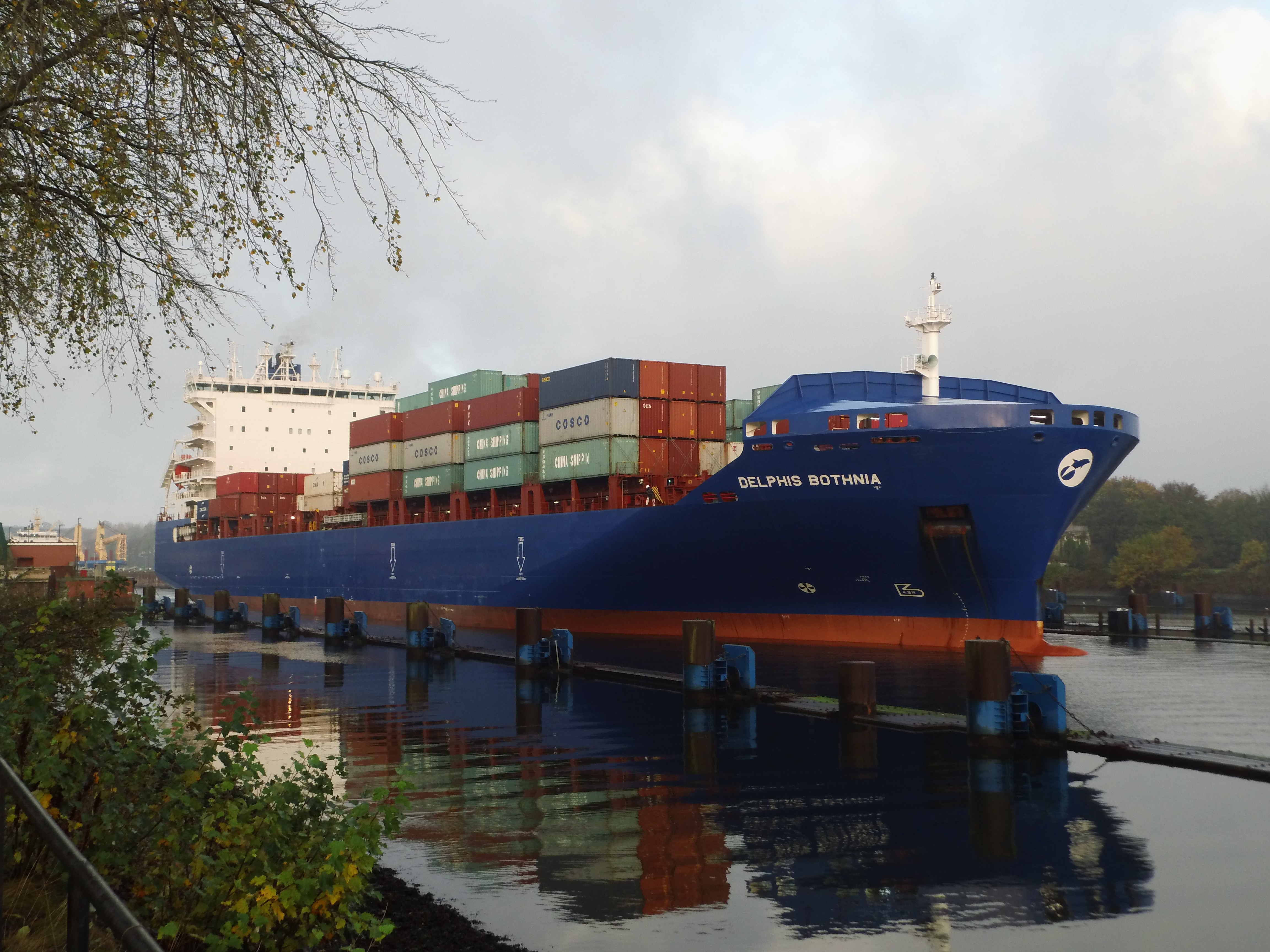  Celtic Sea - CMA CGM HAMLET       transiting Celtic Sea