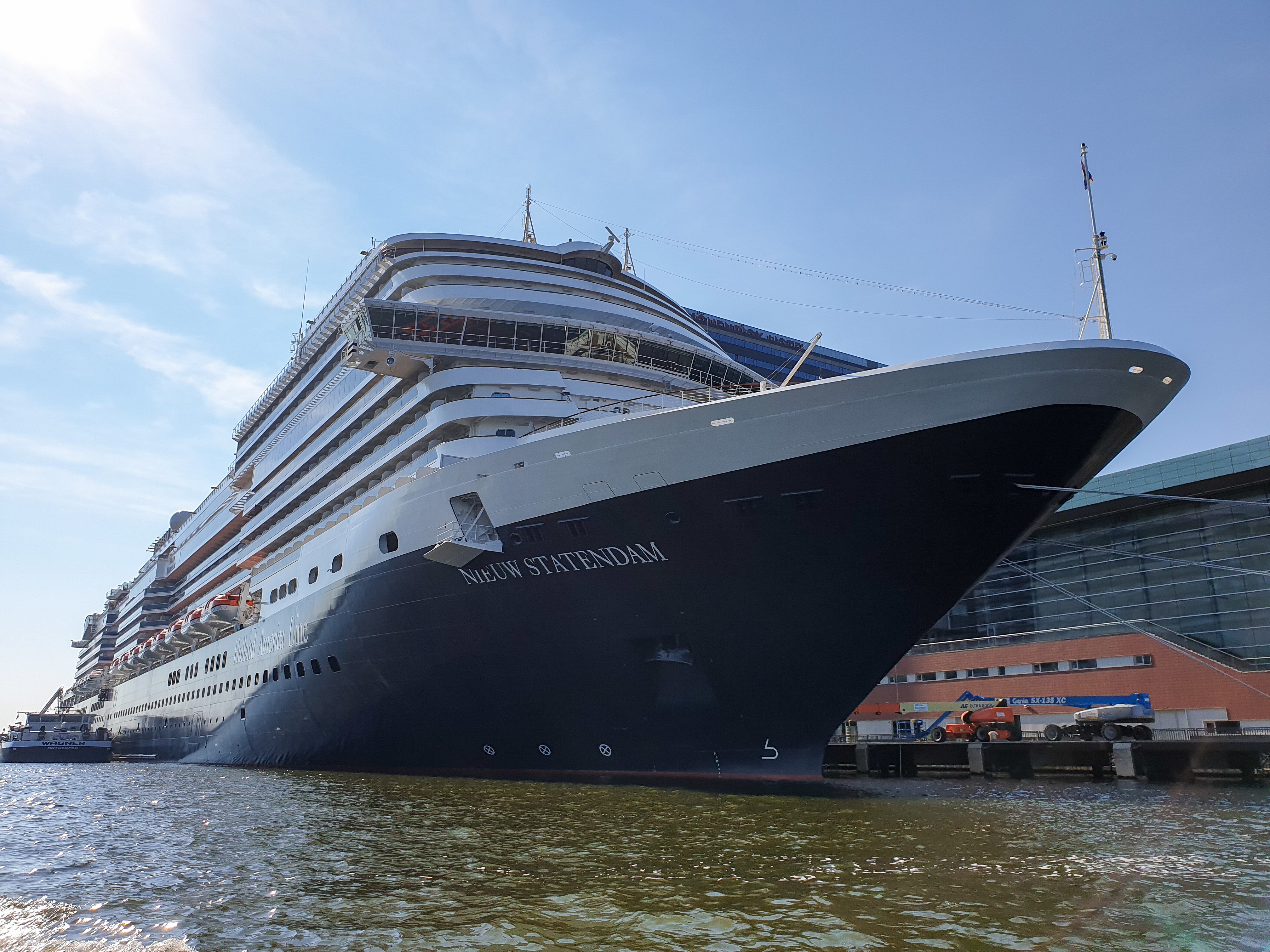  Celtic Sea - NIEUW STATENDAM transiting Celtic Sea