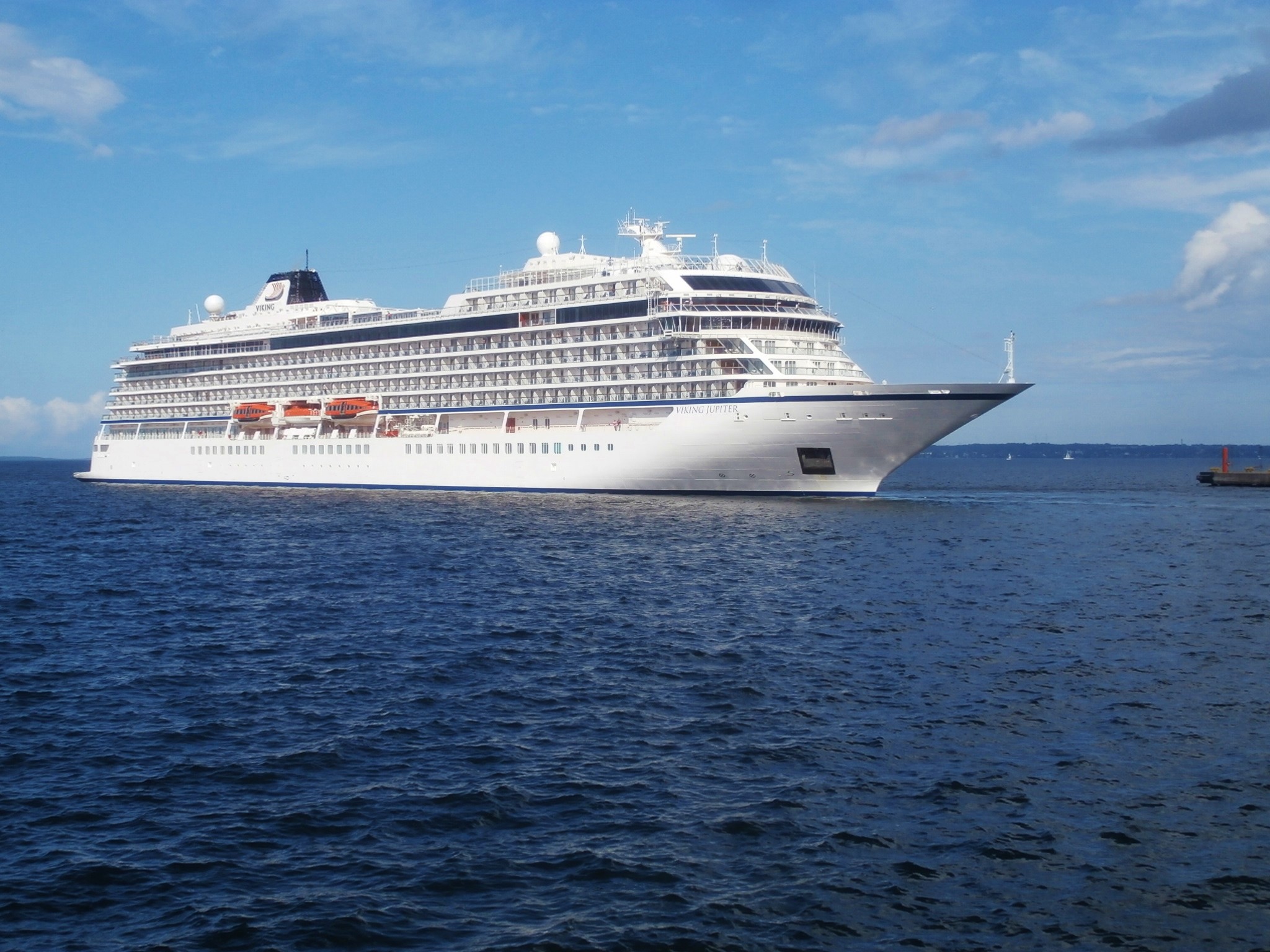  Scottish East Coast - VIKING JUPITER transiting Forth & Tay Coast