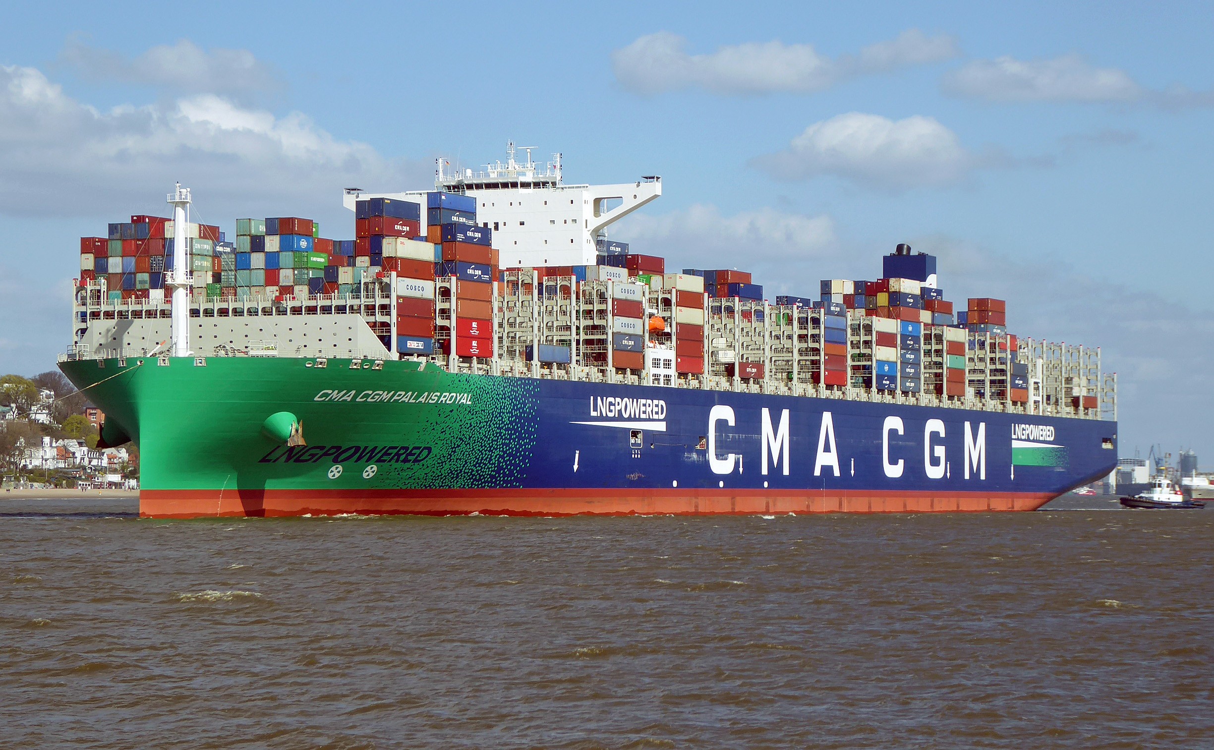 Transit: CMA CGM PALAIS ROYAL entering English South Coast at The Dover Strait