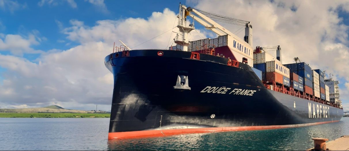 Transit: DOUCE FRANCE entering English South Coast at The Dover Strait