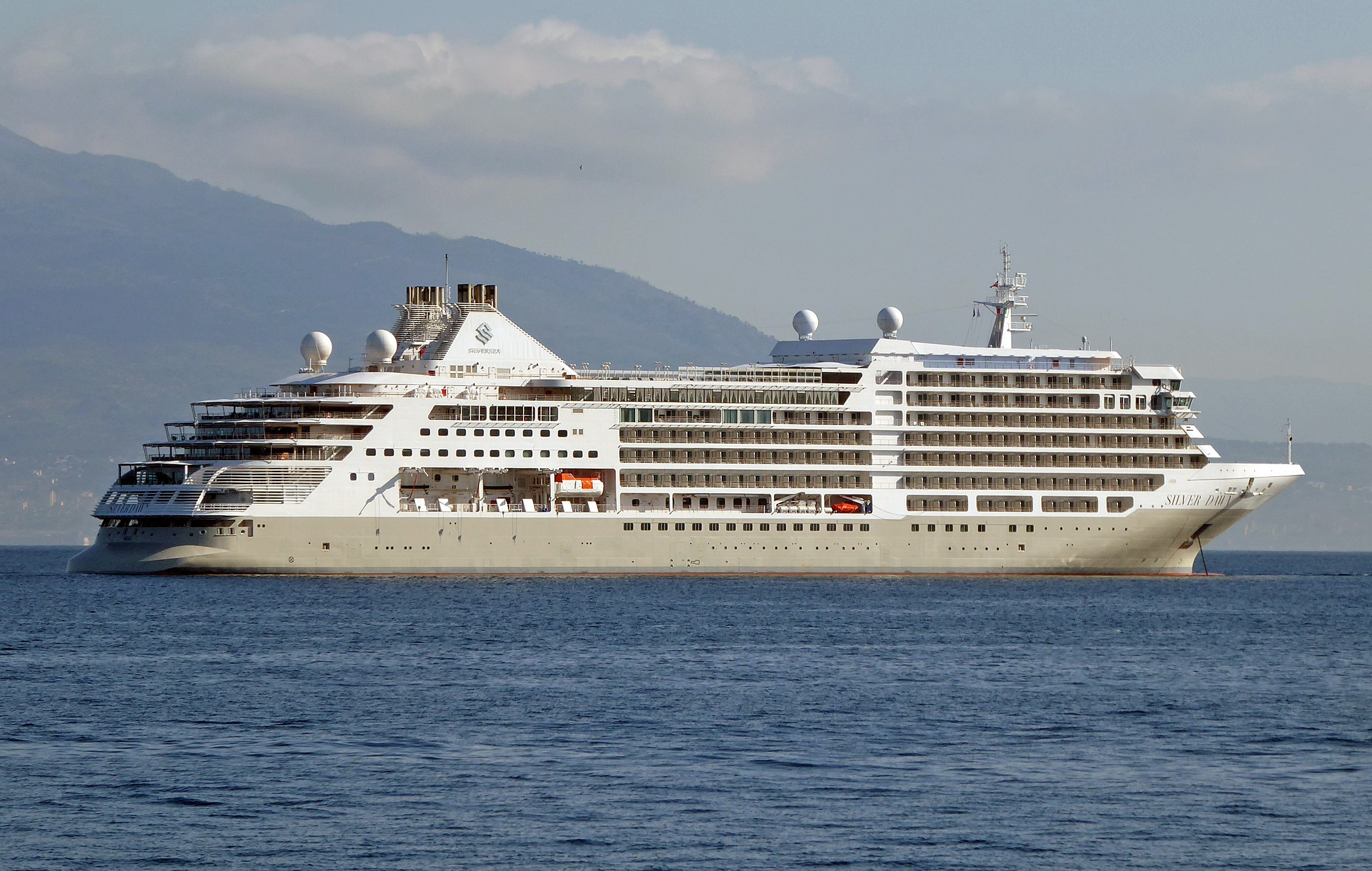 Transit: SILVER DAWN entering English South Coast at The Dover Strait
