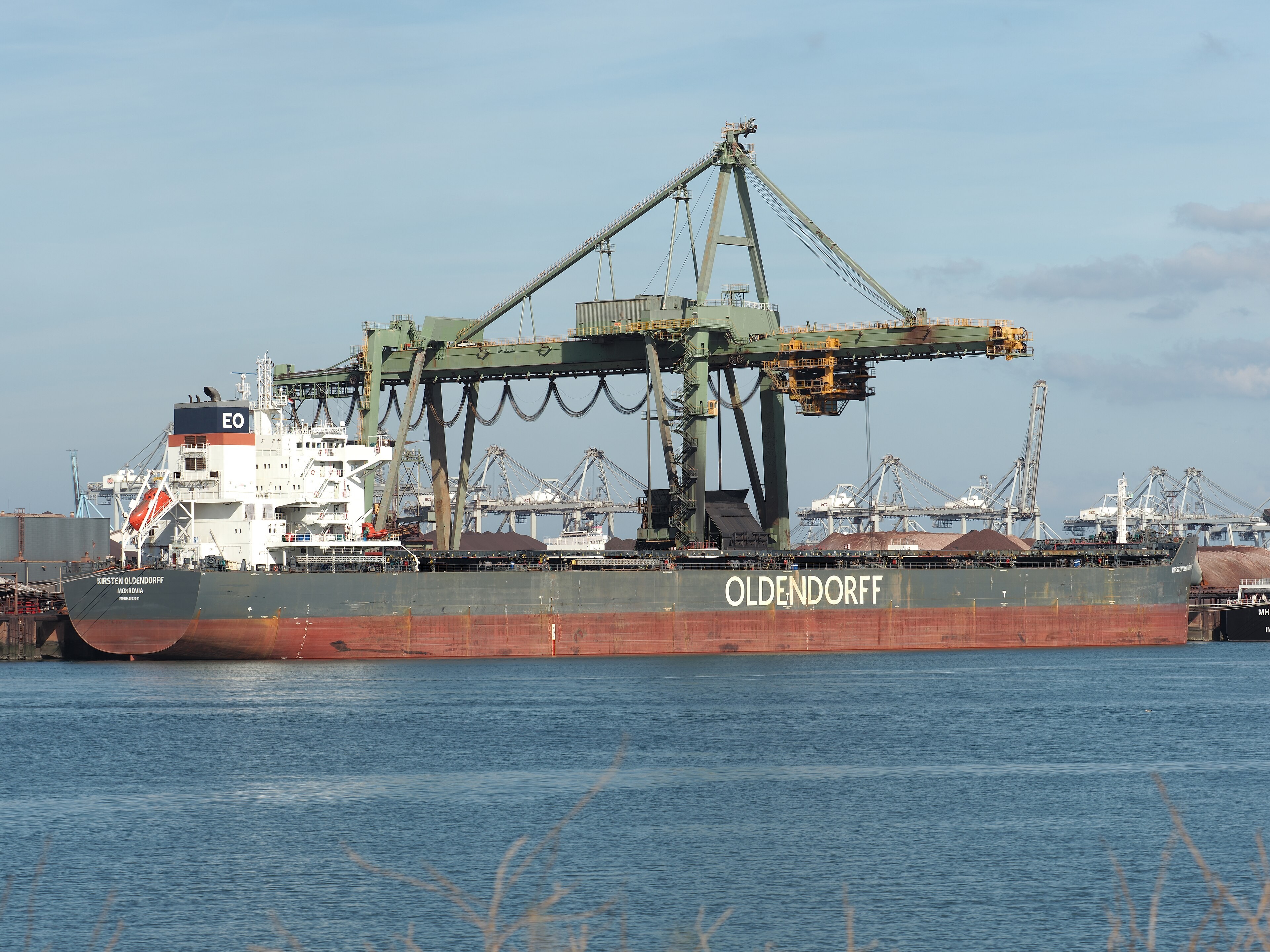 Transit: KIRSTEN OLDENDORFF   entering English South Coast at The Dover Strait