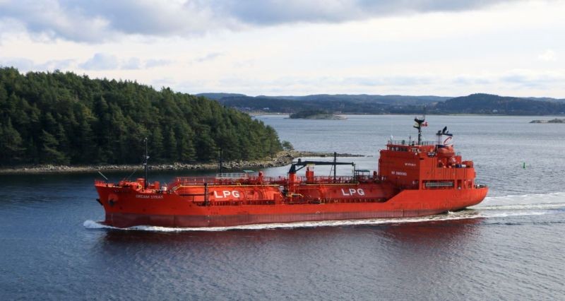 Transit: DREAM TERRAX         entering English South Coast at The Dover Strait