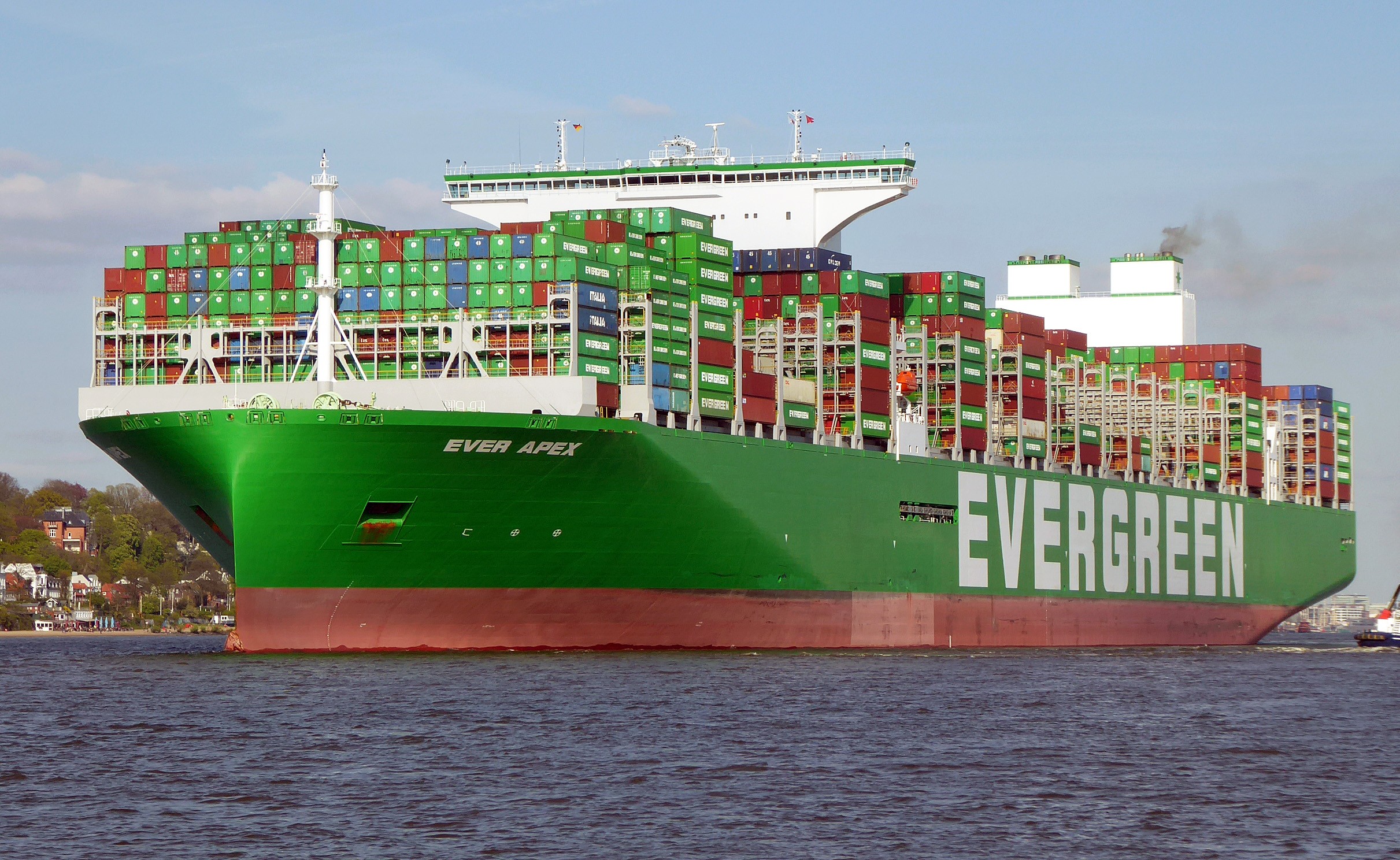 Felixstowe Departure: EVER APEX           