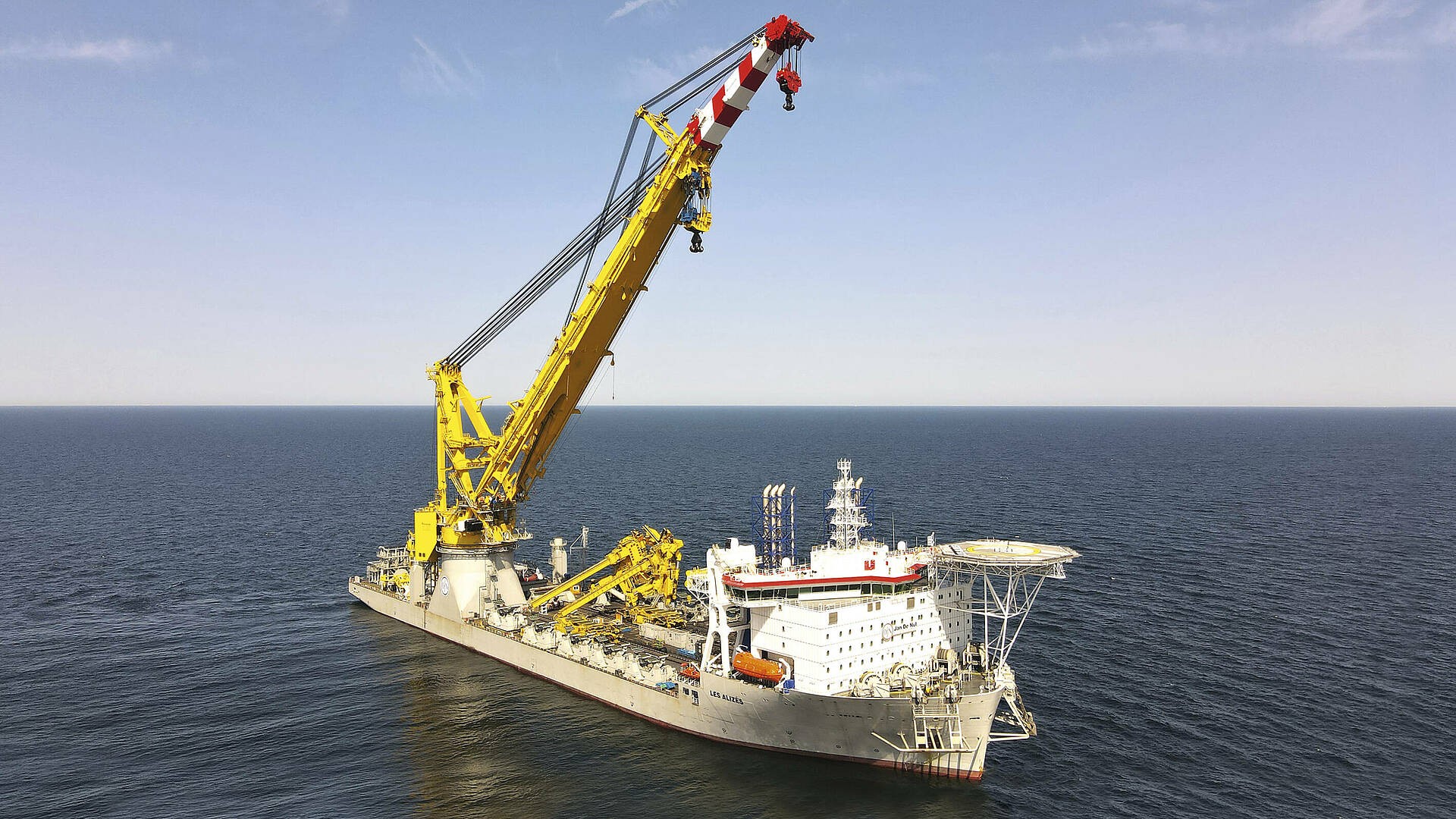  Scottish East Coast - LES ALIZES transiting Forth & Tay Coast