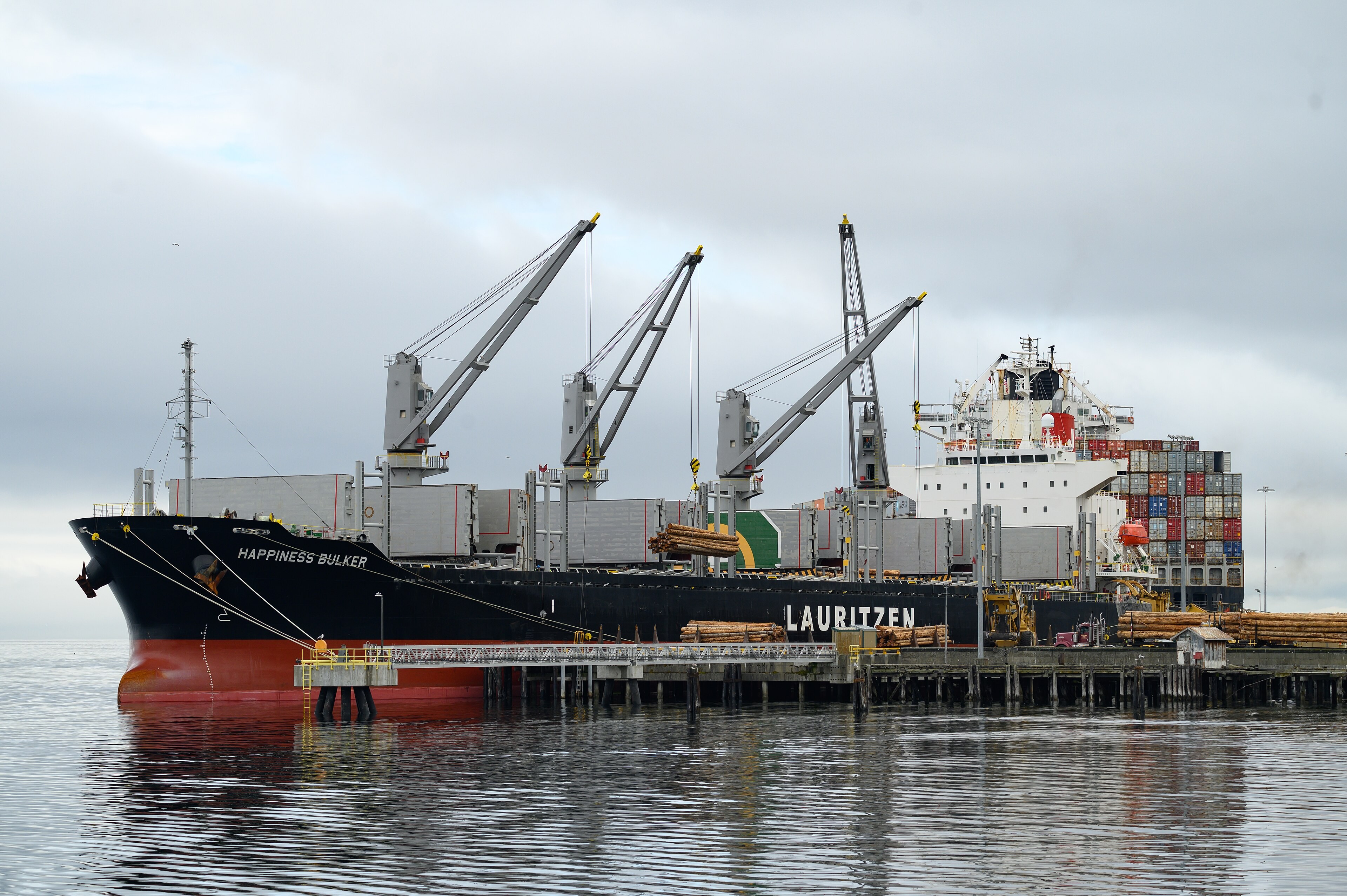  Scottish East Coast - HAPPINESS BULKER     transiting Aberdeenshire Coast