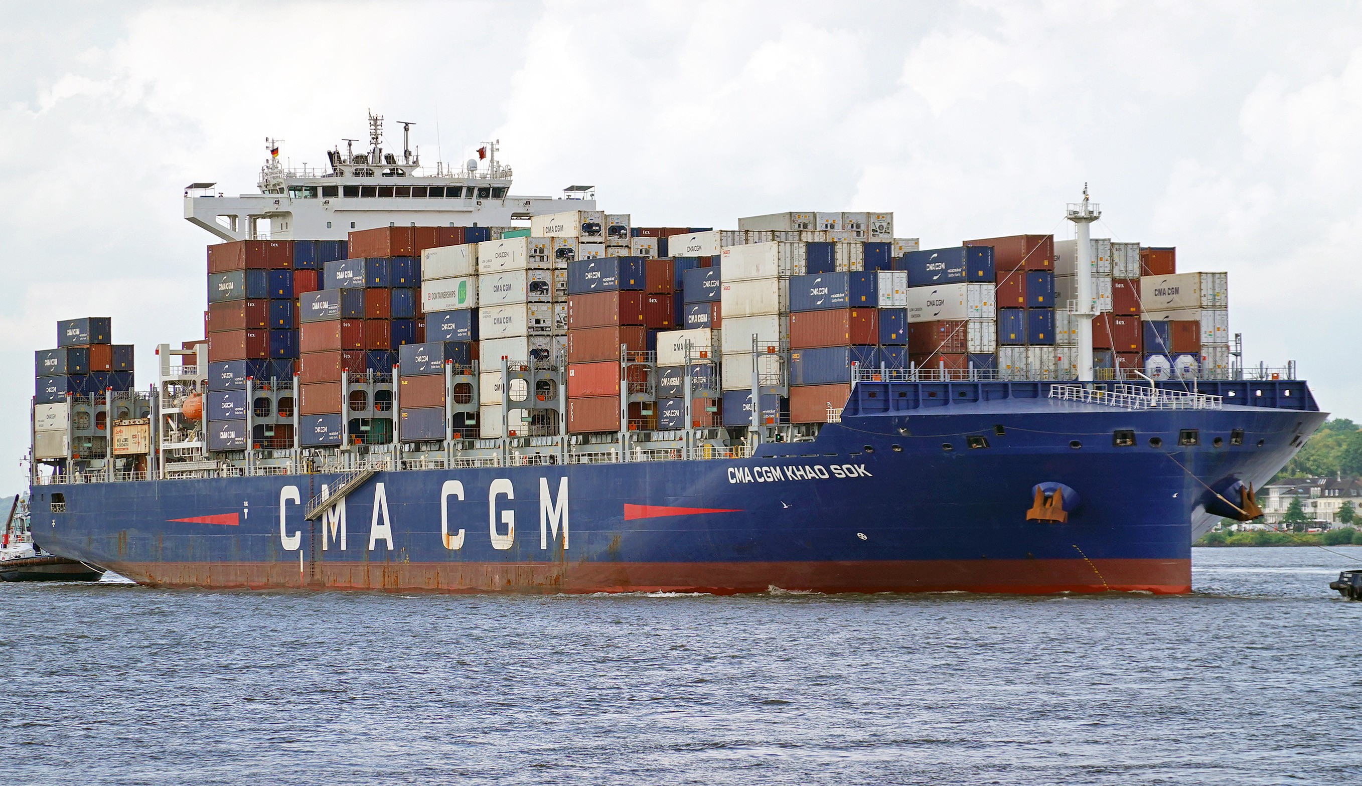Transit: CMA CGM KHAO SOK     entering English South Coast at The Dover Strait