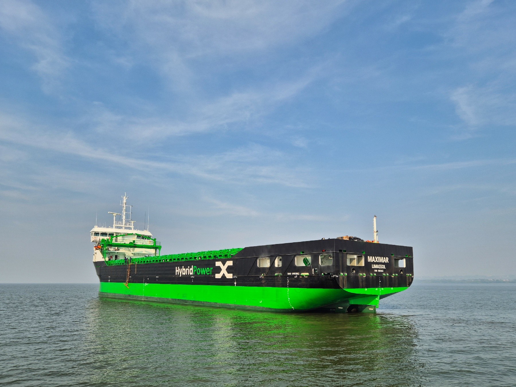 Thames Departure: MAXIMAR             