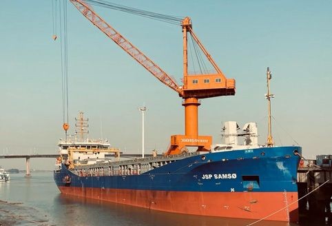 Transit: JSP SAMSOE           entering English South Coast at The Dover Strait