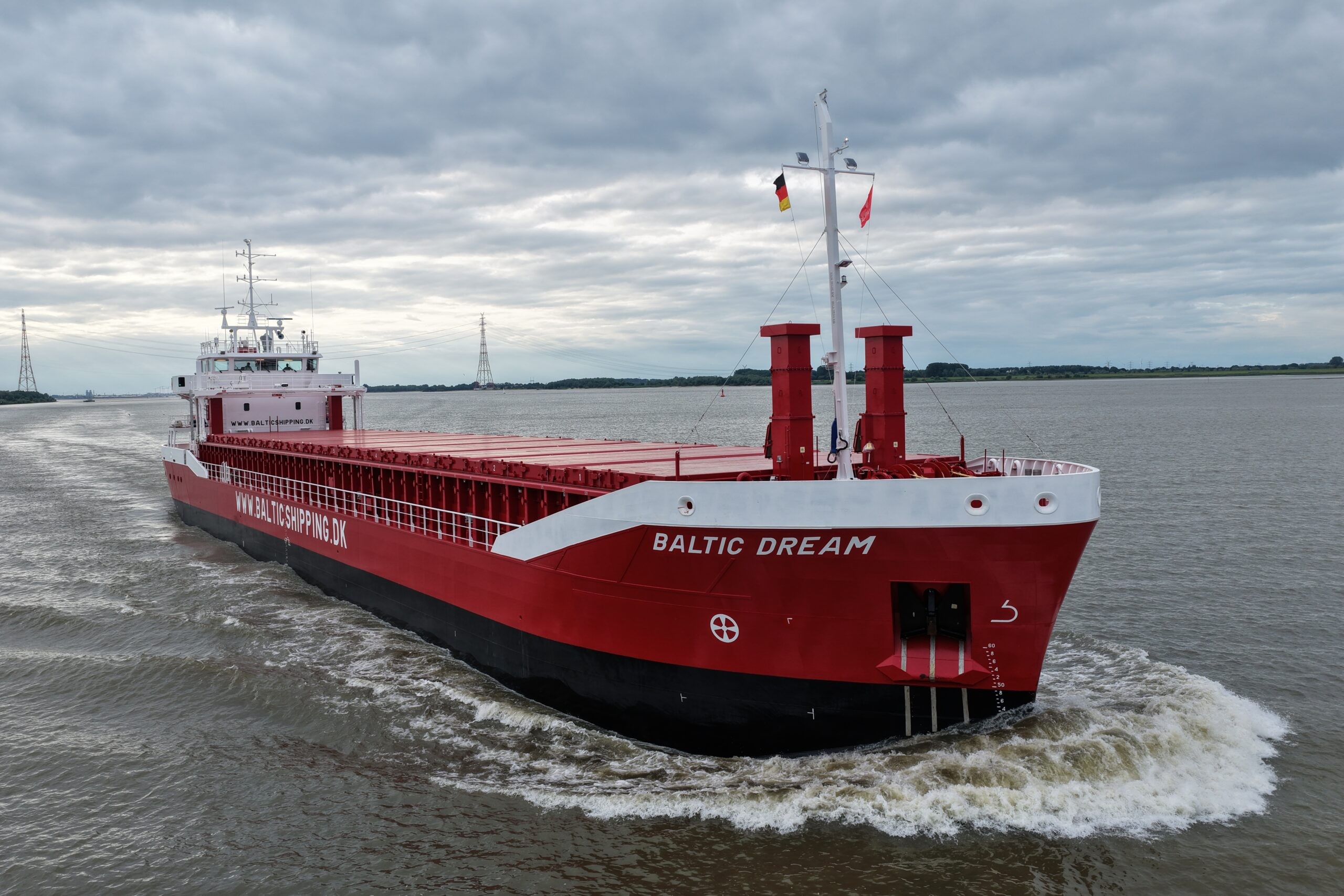 Transit: BALTIC DREAM entering English South Coast at The Dover Strait