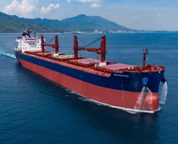 Transit: SEAHUNTER            entering English South Coast at The Dover Strait