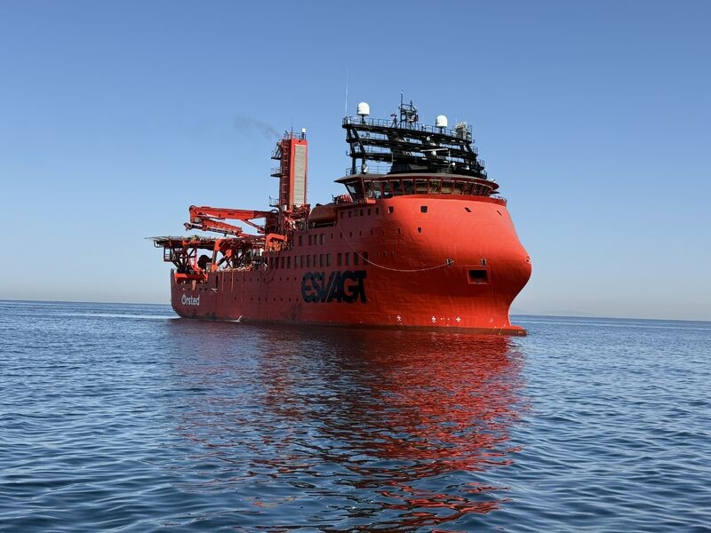 Humber Departure: ESVAGT ROBERT BOYLE 