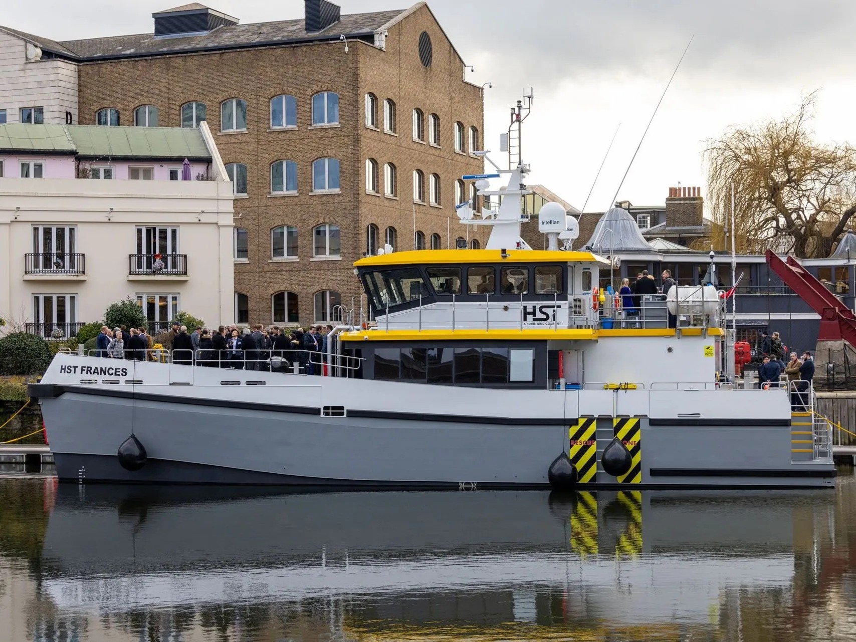  Scottish East Coast - HST FRANCES          transiting Berwick Coast
