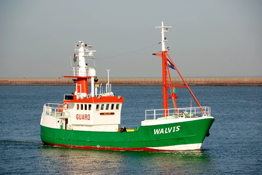  Irish Sea - WALVIS (GUARDVESSEL) transiting Irish Sea West of Man