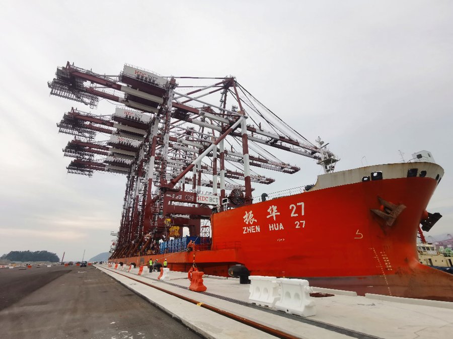  Celtic Sea - ZHEN HUA 27          transiting Celtic Sea