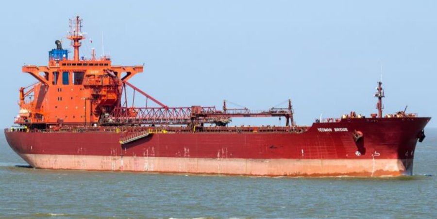  Scottish West Coast - YEOMAN BRIDGE transiting Inner Herbrides Seas