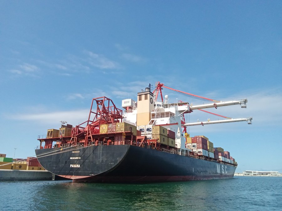  Irish Sea - MSC ATLANTIC III transiting Irish Sea off Anglesey