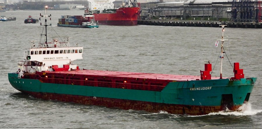 Transit: NEUDORF entering English South Coast at The Dover Strait