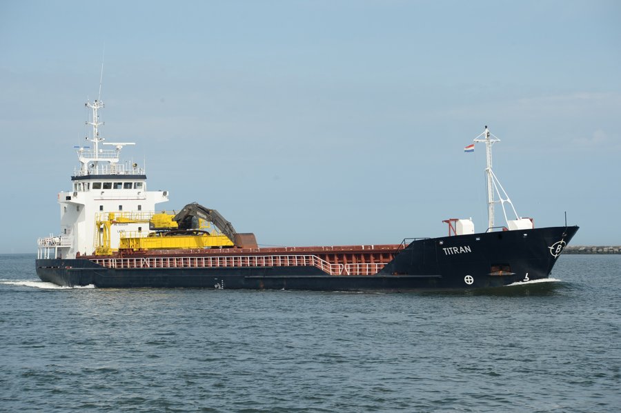 Transit: RIX TERRA            entering English South Coast at The Dover Strait