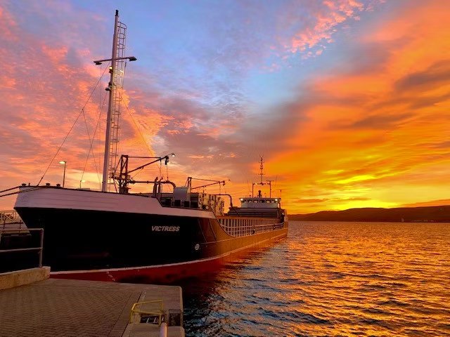 Felixstowe Departure: VICTRESS