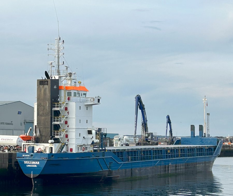 Transit: MULTIMARE entering English South Coast at The Dover Strait
