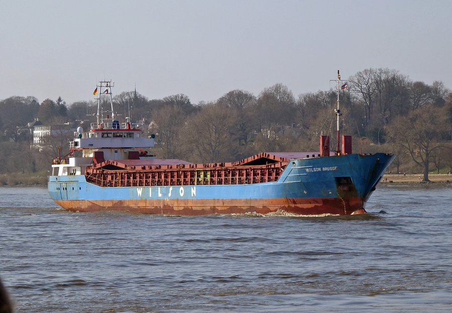 Transit: WILSON BRUGGE        entering English South Coast at The Dover Strait
