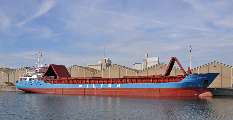 Transit: WILSON TEES          entering English South Coast at The Dover Strait