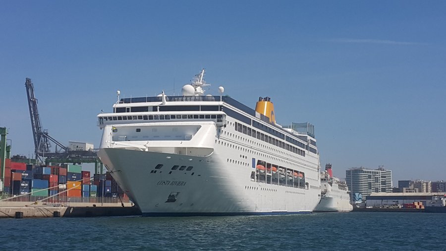  Irish Sea - AMBITION transiting Irish Sea West of Man