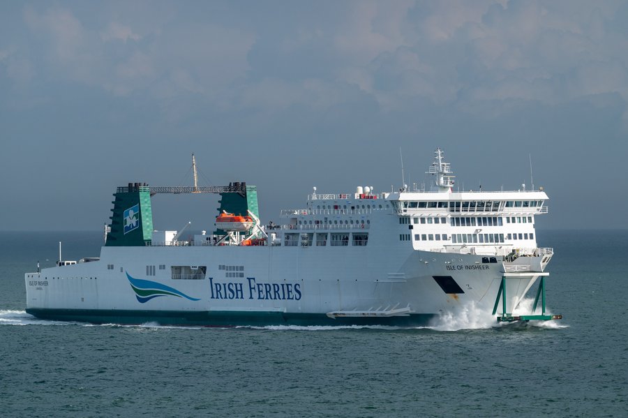 Irish Sea - ISLE OF INISHEER transiting Irish Sea off Wales
