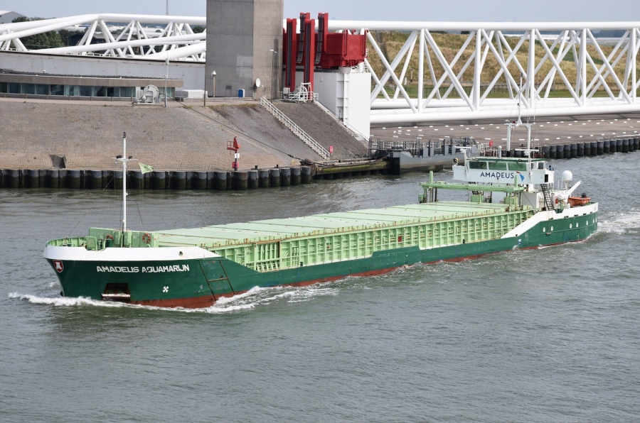 Humber Departure: AMADEUS AQUAMARIJN  