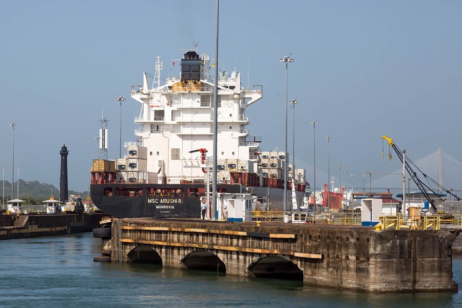 Transit: MSC ARUSHI R. entering English South Coast at The Dover Strait