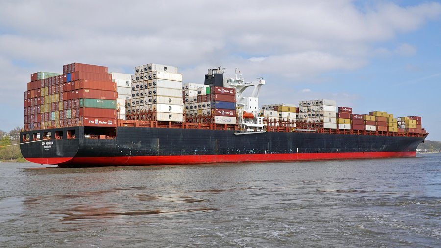 Thames Departure: ZIM AMERICA         