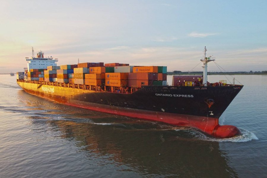 Transit: ONTARIO EXPRESS entering English South Coast at The Dover Strait