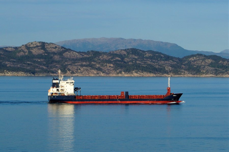 Thames Departure: KRISLIN             