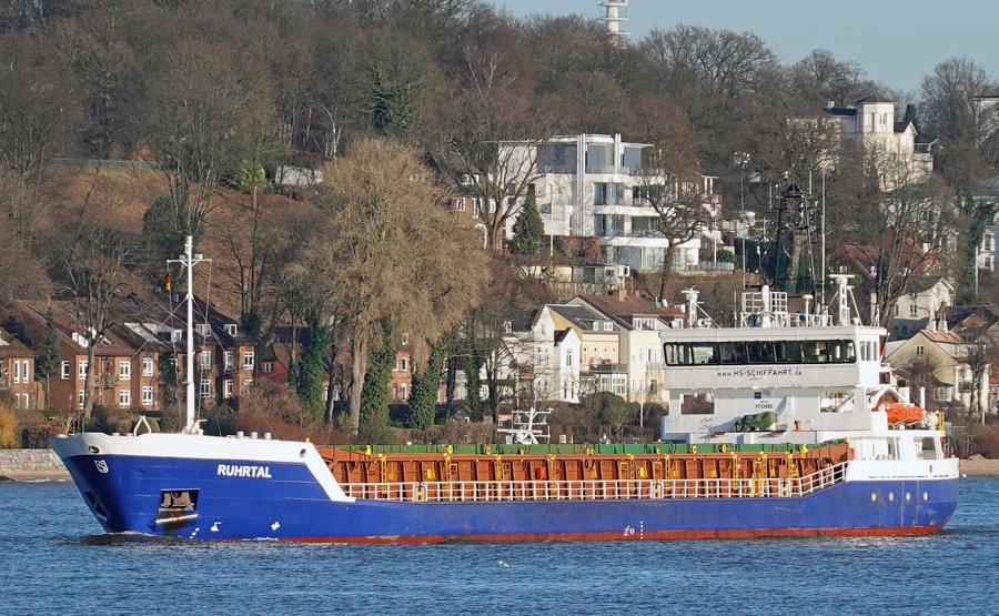  Irish Sea - RUHRTAL              transiting Irish Sea off Wales