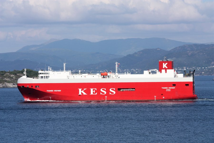 Humber Departure: THAMES HIGHWAY