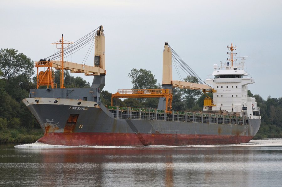 Transit: LADY LUCIANA entering English South Coast at The Dover Strait