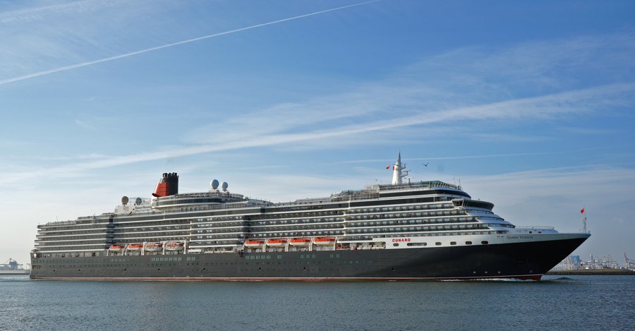  Celtic Sea - QUEEN VICTORIA transiting Celtic Sea