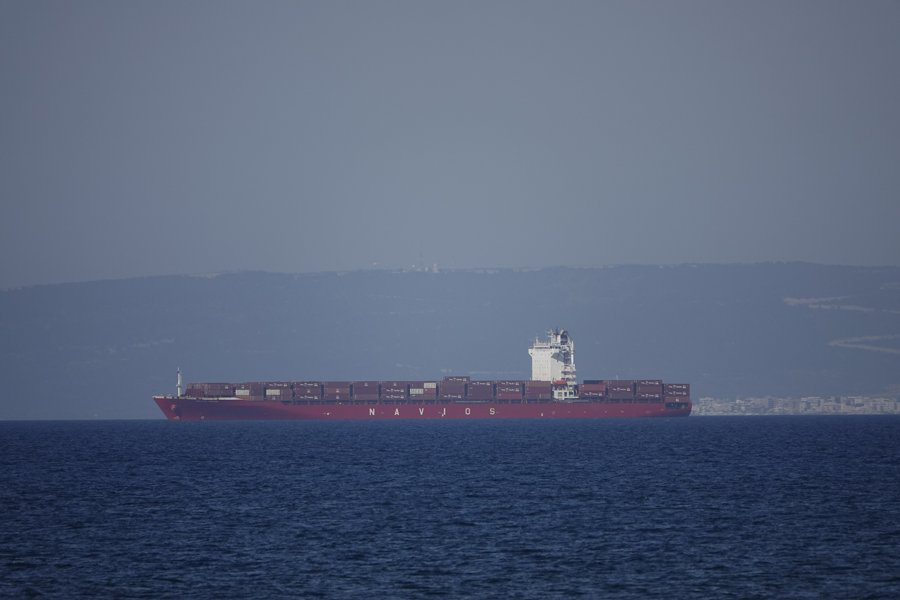 Transit: NAVIOS VERDE         entering English South Coast at The Dover Strait