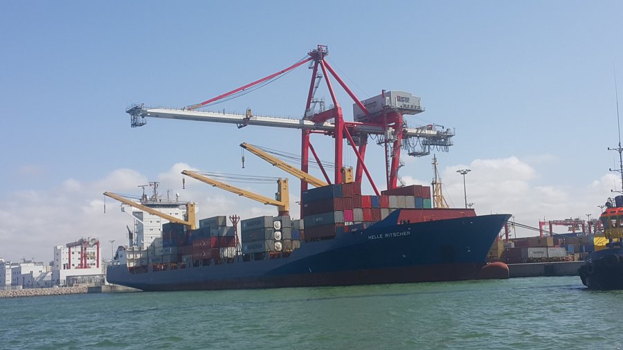  Scottish East Coast - HELLE RITSCHER transiting Berwick Coast